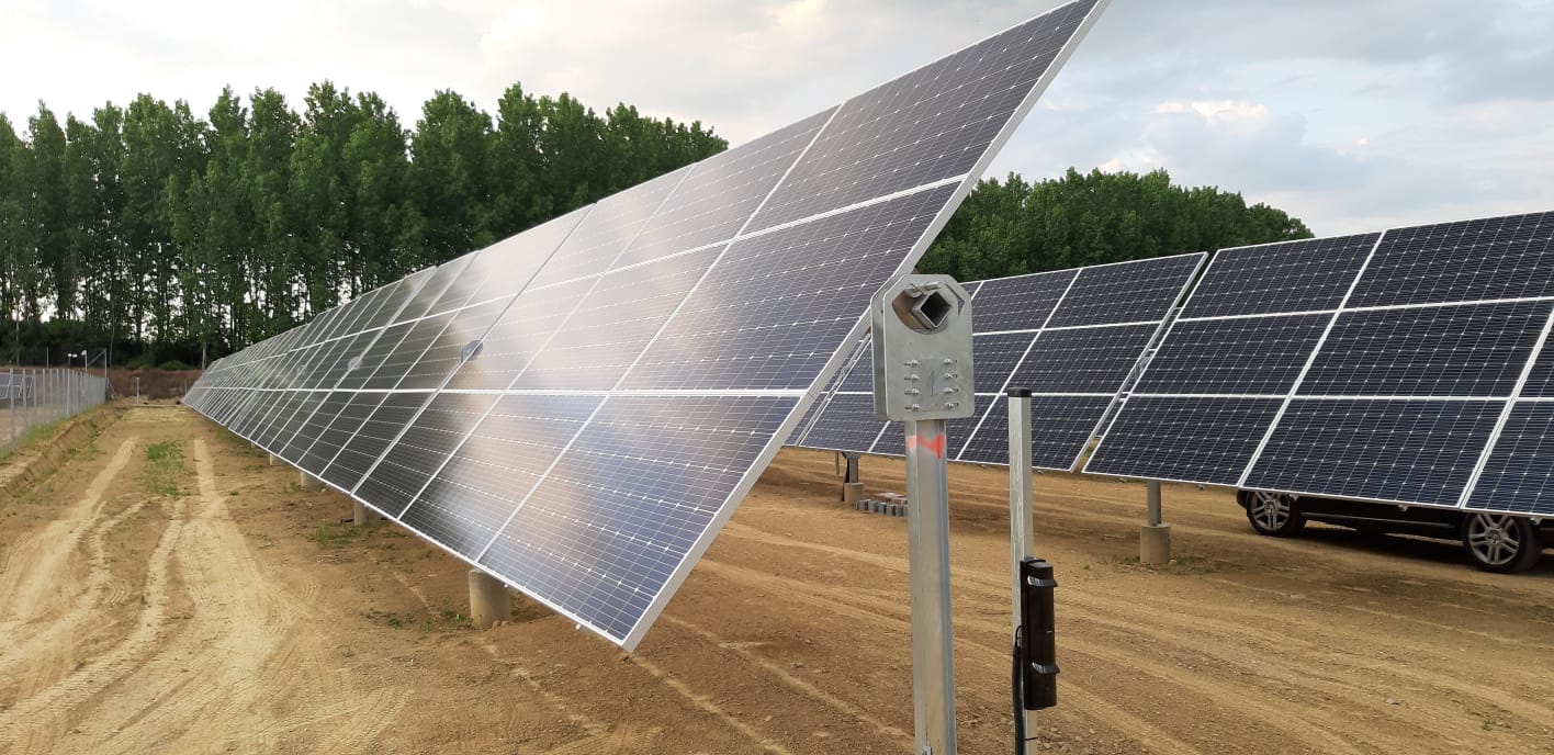 Single Axis & Dual Axis Solar Trackers | Valsa
